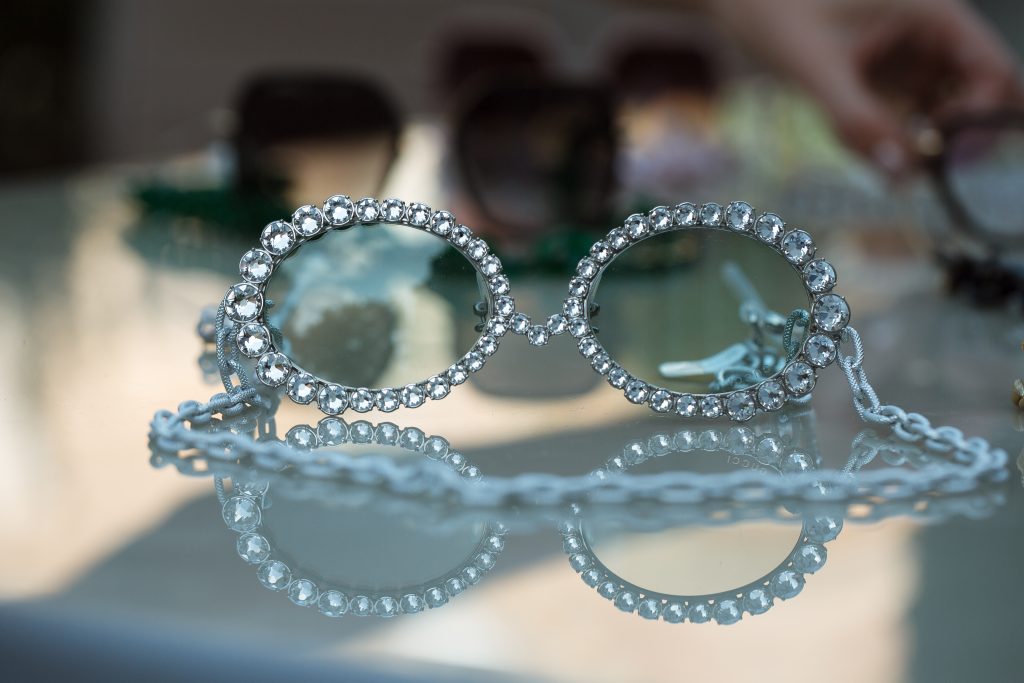 Noua colectie de lanturi si accesorii pentru ochelari DMB Accessories la Centrul Optic Prof. Dr. Munteanu din Timisoara